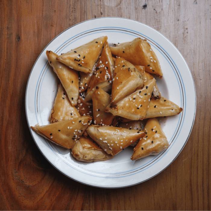 greekladyfoods katopita chickenrosemaryparcel 700x700